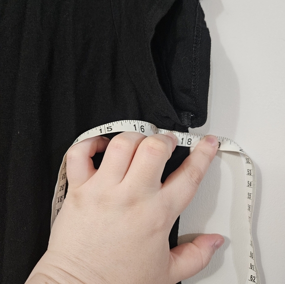 Tahari Casual Black Short Sleeve Tee! - Picture 4 of 5